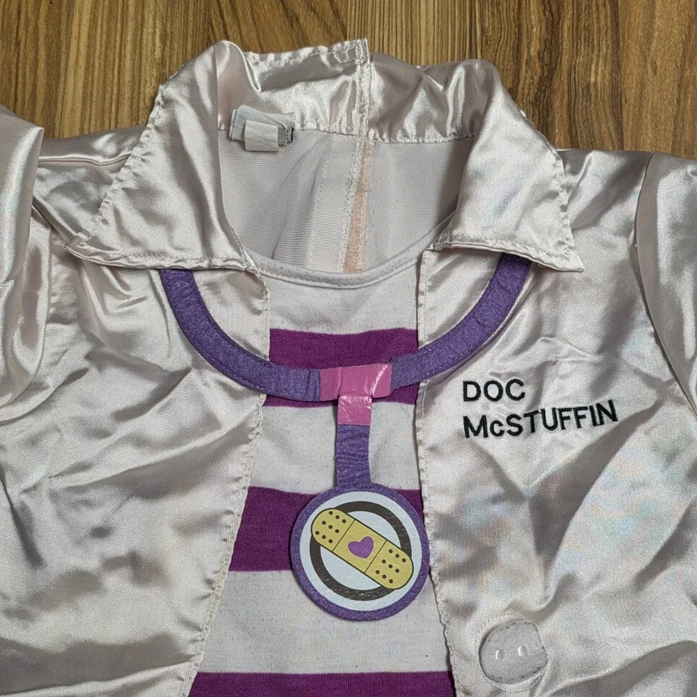 Disney Doc McStuffins Costume Girl's Size 4T/5T Doctor Coat Dress Up Play Outfit